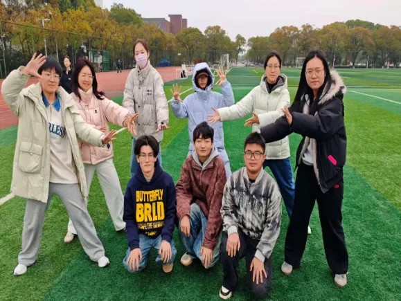 心灵破茧，向阳而生，3.25“...