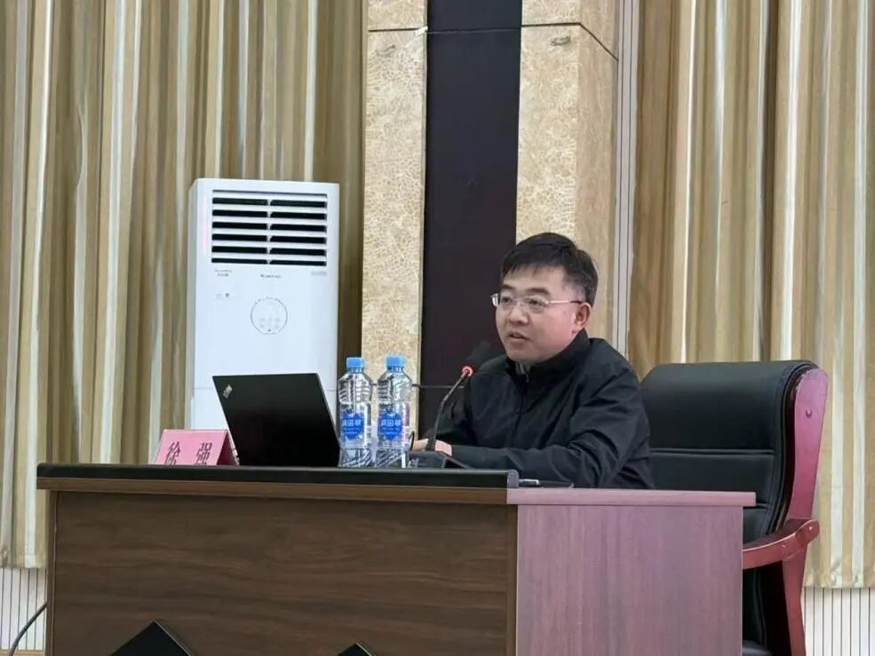 文学院举办理想信念教育讲座