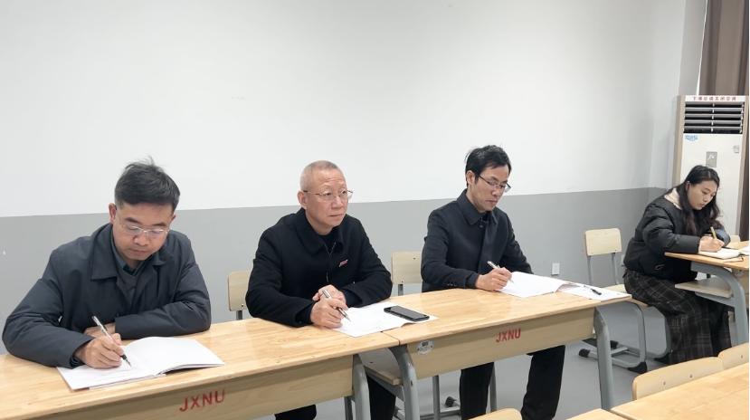 舒平贵深入文学院课堂 听取“开...