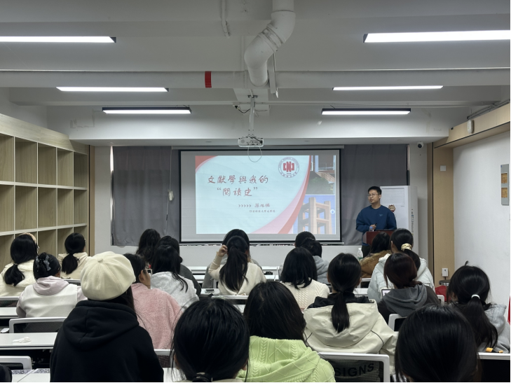 “共鸣”文化育人辅导员工作室开...